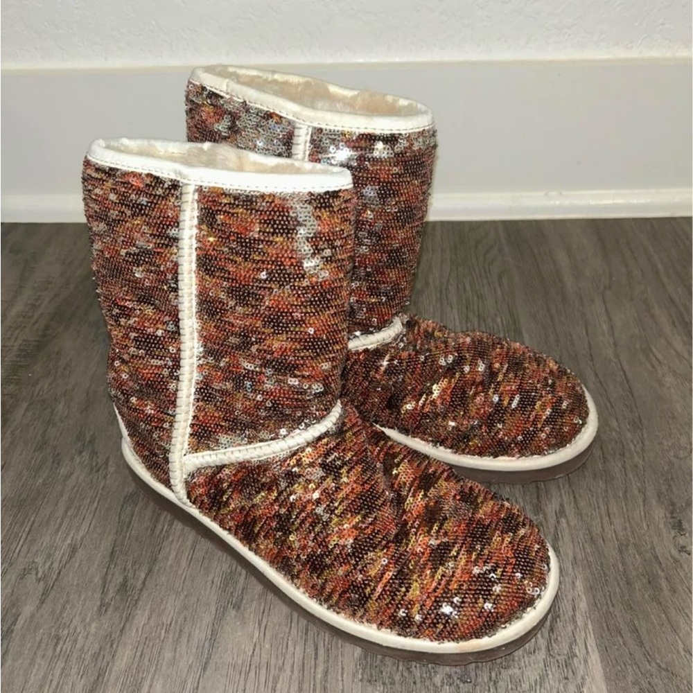 Rare Brand New UGG Reversible Limited Exotic Edition/ Flip Sequins For Silver